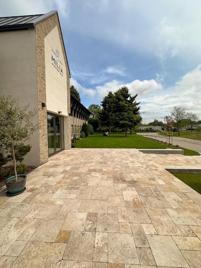 Milia Wine & Event Resort Dunajsky Klatov Luaran gambar