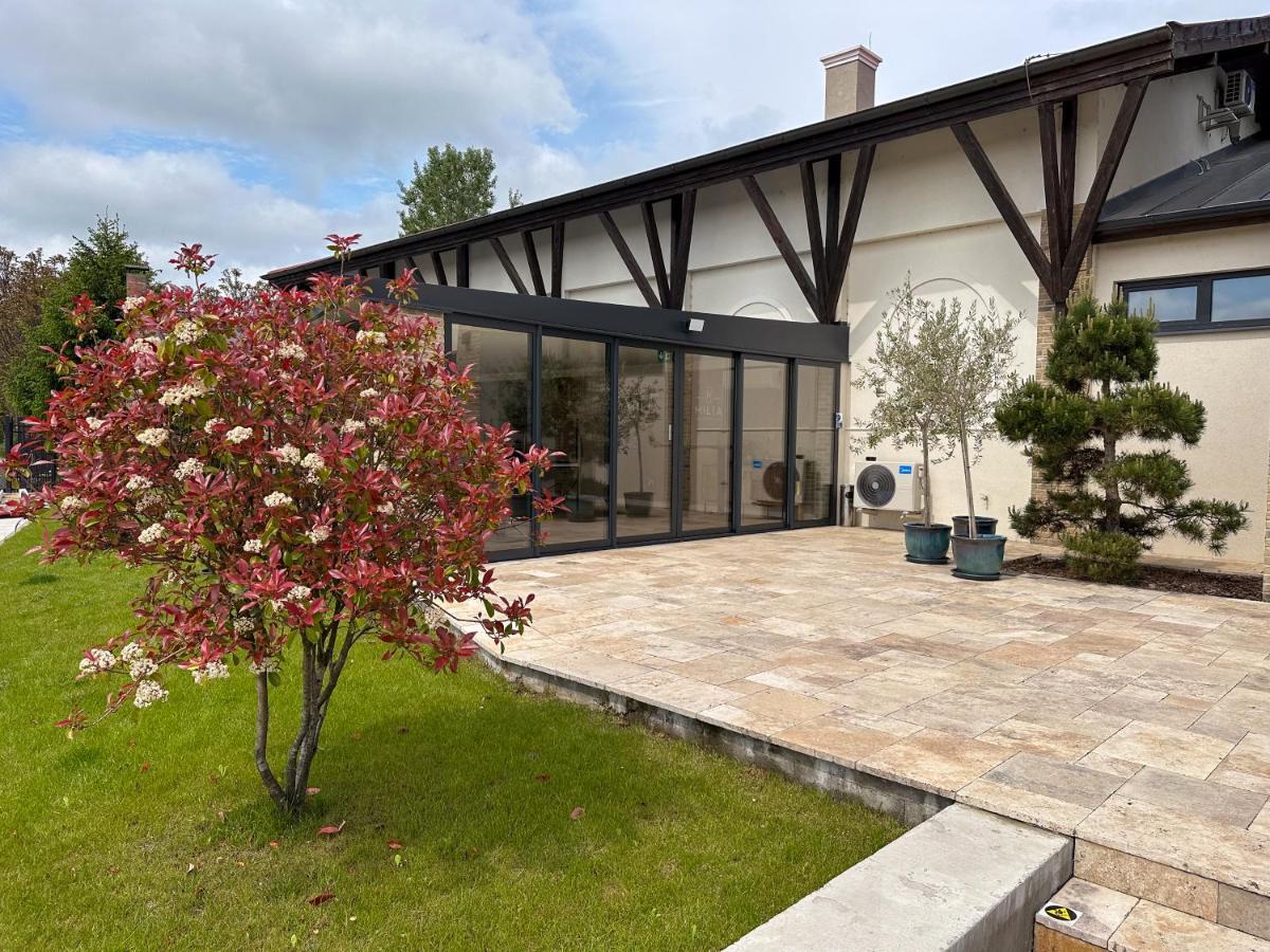 Milia Wine & Event Resort Dunajsky Klatov Luaran gambar