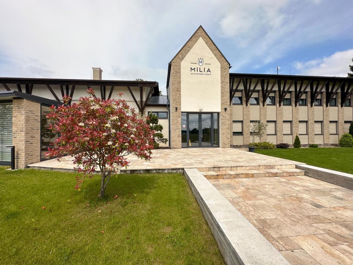 Milia Wine & Event Resort Dunajsky Klatov Luaran gambar