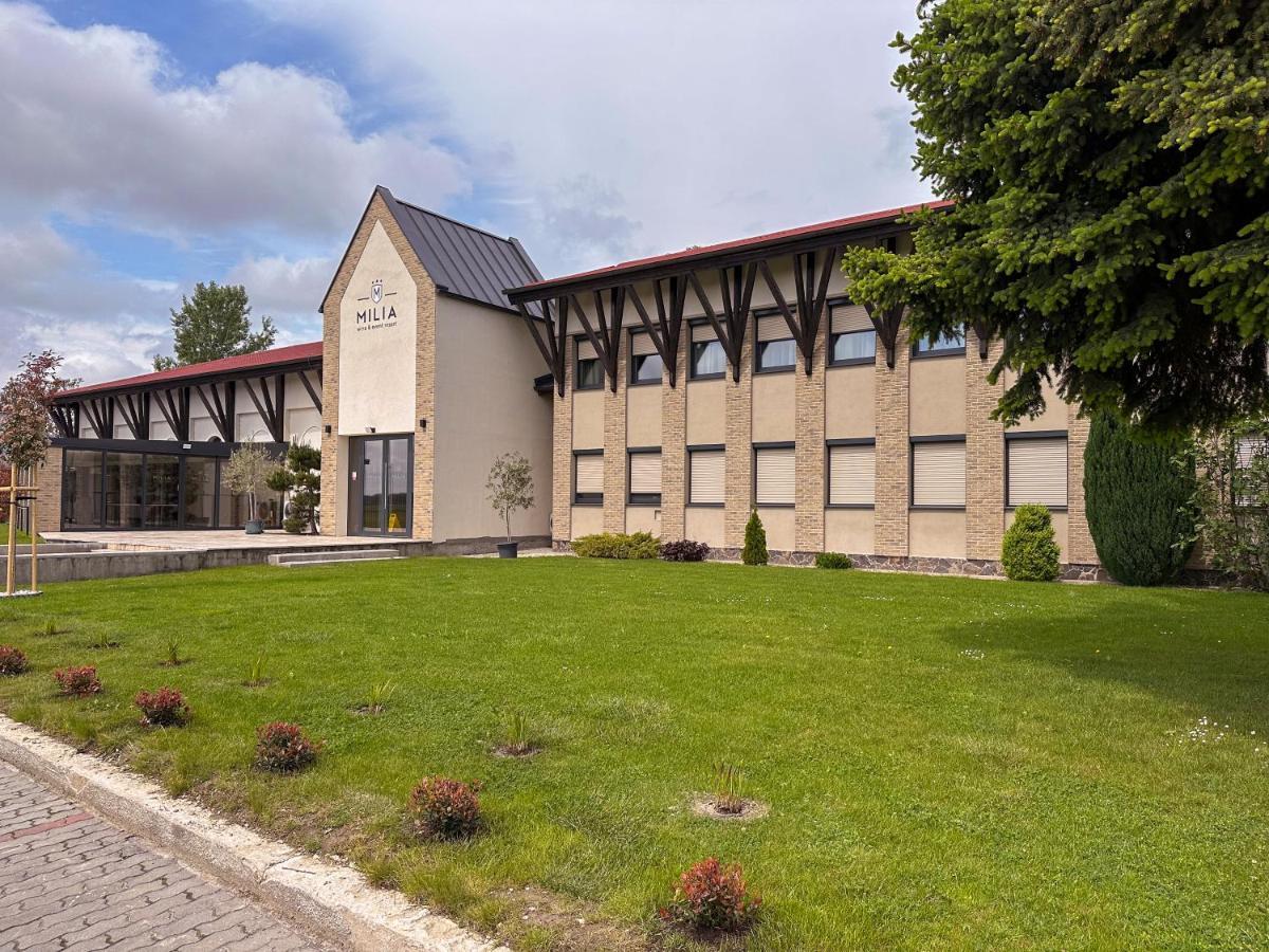 Milia Wine & Event Resort Dunajsky Klatov Luaran gambar